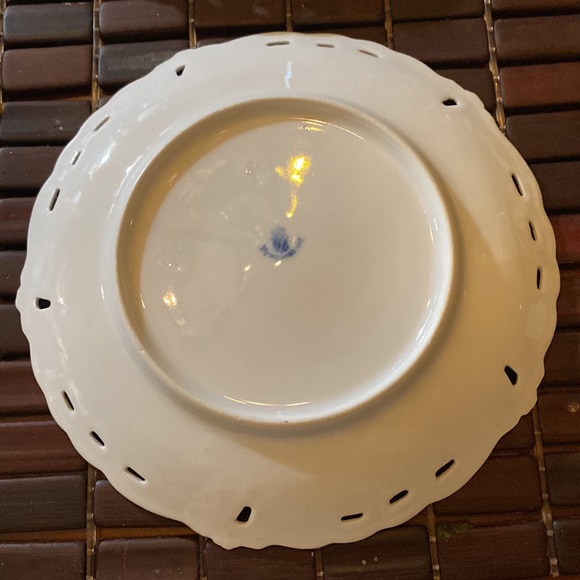 Antique Nymphenburg Reticulated Fruit Dessert Plate Porcelain Apple & Flowers - Picture 3 of 4